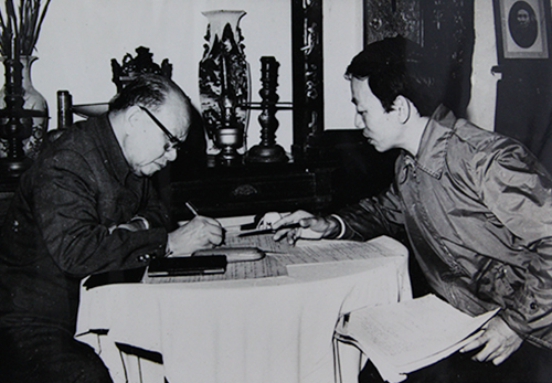 ÔNG PHAN DIỄN: CHÚNG TA ĐÃ VƯỢT QUA SỰ "KIÊU NGẠO CỘNG SẢN" ÔNG PHAN DIỄN: CHÚNG TA ĐÃ VƯỢT QUA SỰ "KIÊU NGẠO CỘNG SẢN"