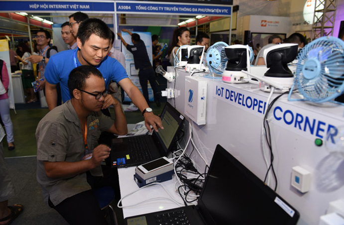 VNPT ĐỒNG HÀNH THÚC ĐẨY IoT PHÁT TRIỂN VNPT ĐỒNG HÀNH THÚC ĐẨY IoT PHÁT TRIỂN