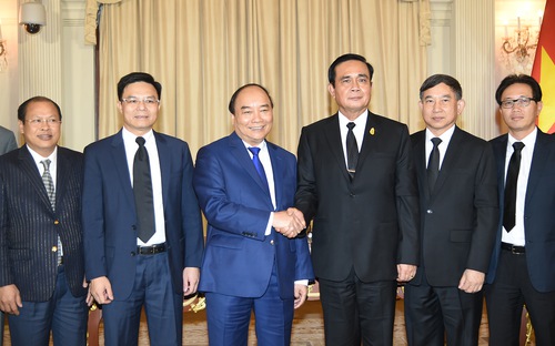 VIỆT - THÁI HỢP TÁC ĐỂ TRỞ THÀNH TRUNG TÂM HÚT ĐẦU TƯ CỦA KHU VỰC VIỆT - THÁI HỢP TÁC ĐỂ TRỞ THÀNH TRUNG TÂM HÚT ĐẦU TƯ CỦA KHU VỰC